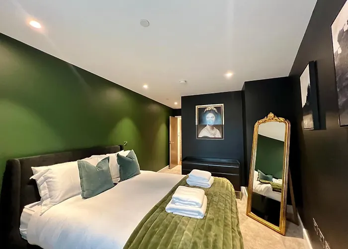 The Midnight Garden Escape At Ryedale House *