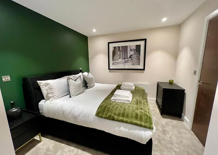 The Midnight Garden Escape At Ryedale House *