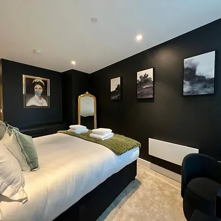 The Midnight Garden Escape At Ryedale House