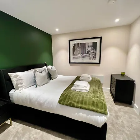 The Midnight Garden Escape At Ryedale House *